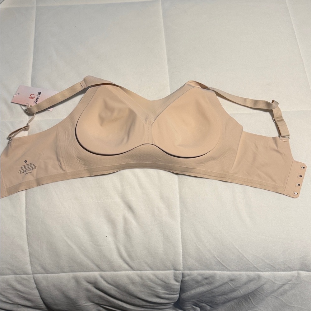 Seamless Nude Bra - Picture 4 of 6